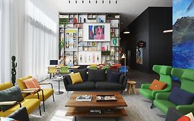 citizenM Los Angeles Downtown